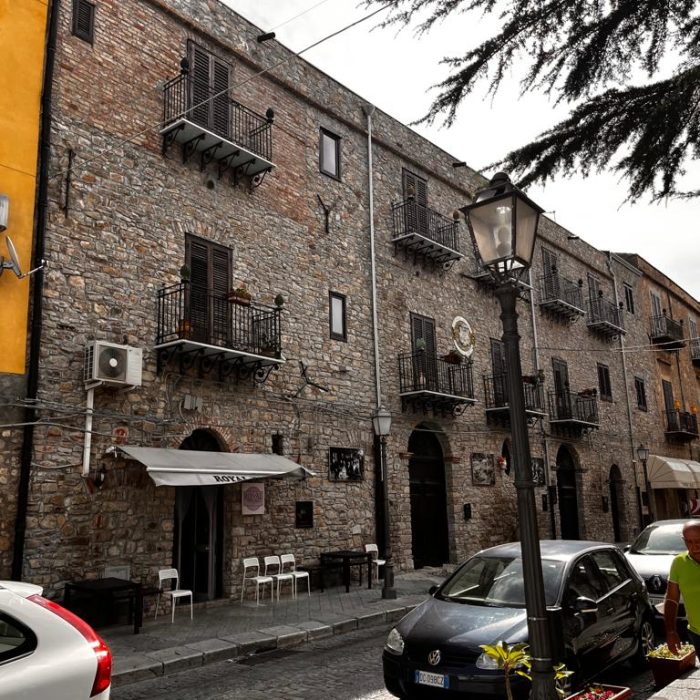 palazzo cirrito frontale